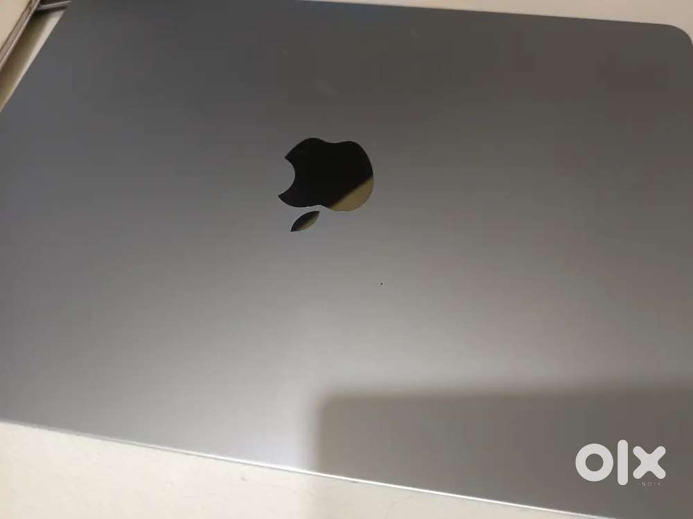 4 days old Macbook air m4 512 13 inch