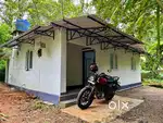 4 സെന്റ് സ്ഥലവും വീടും വിൽപ്പനയ്ക്ക്
