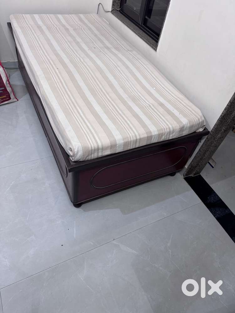 Single bed (deevan)