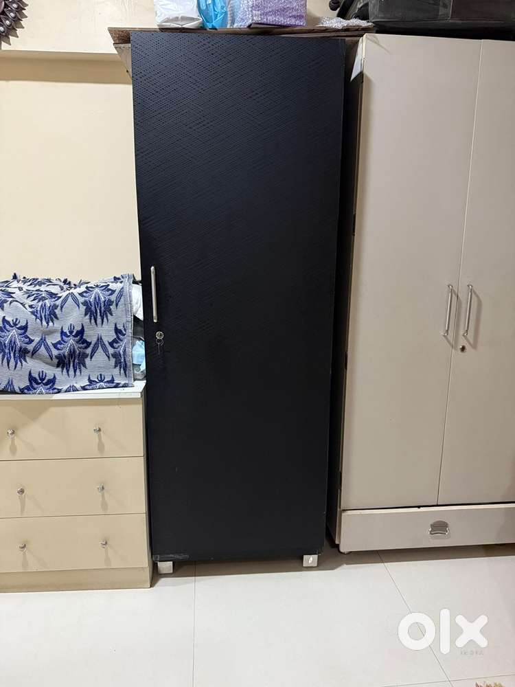 Single door wardrobe