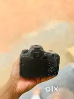 Canon 77D + 2 Lenses