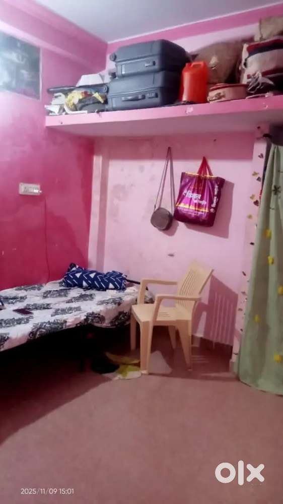 Mini family aur Girls Student