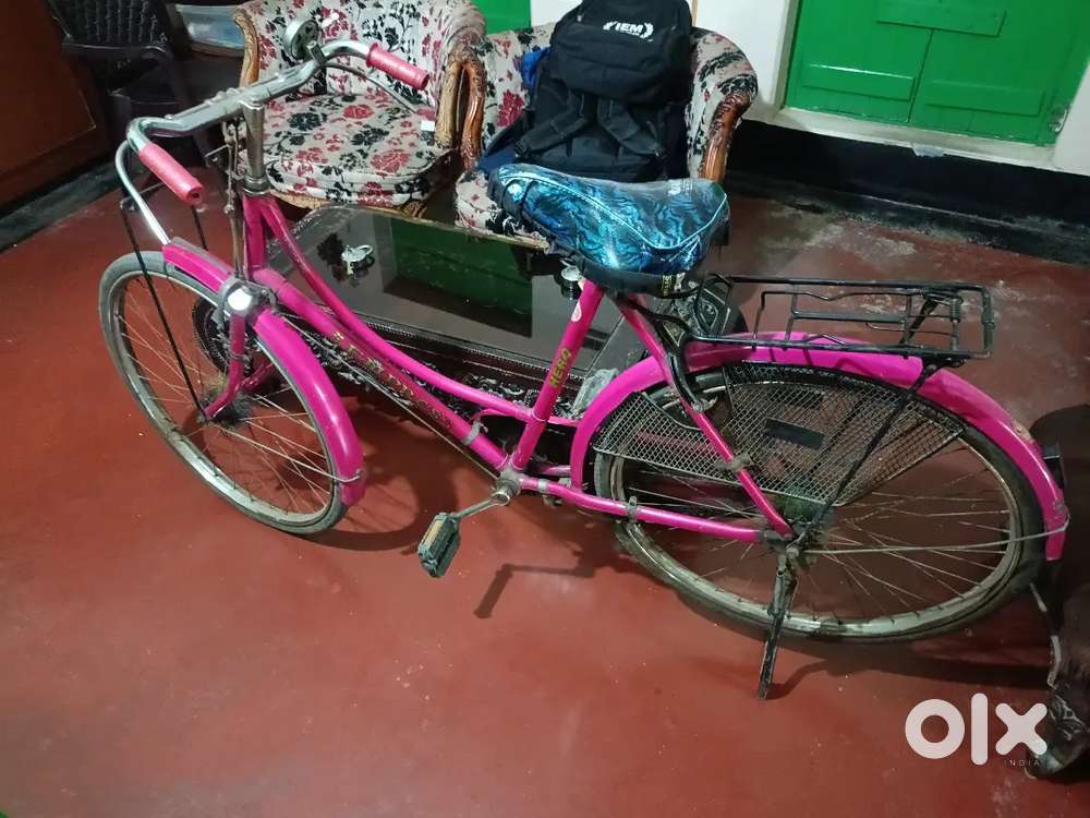 Hero empress cycle.  খুব ভালো কন্ডিশন সাইকেল কোনো কিছু খারাপ নাই