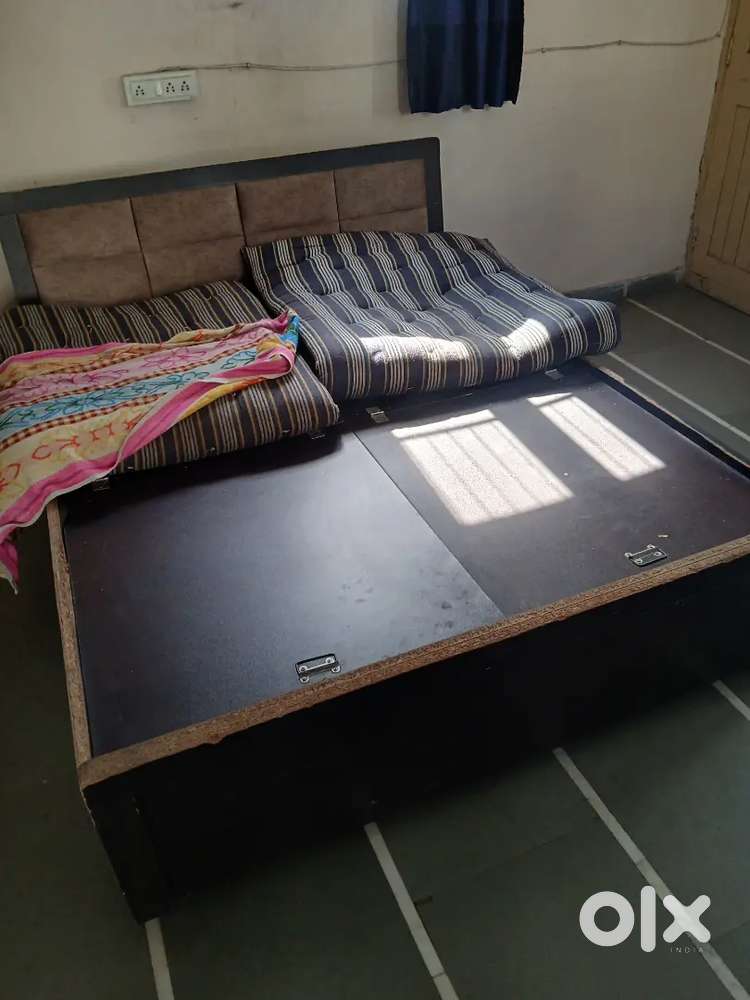 Wooden bed for sell