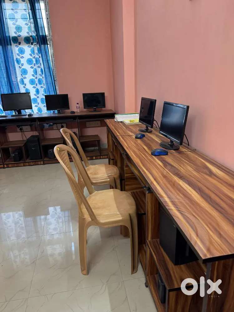 6 Desktop computer on sell. (Rs. 10000)- each computer