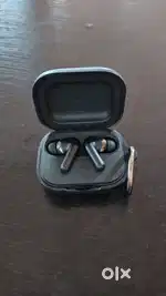 Lightly used Motorola Moto Buds plus