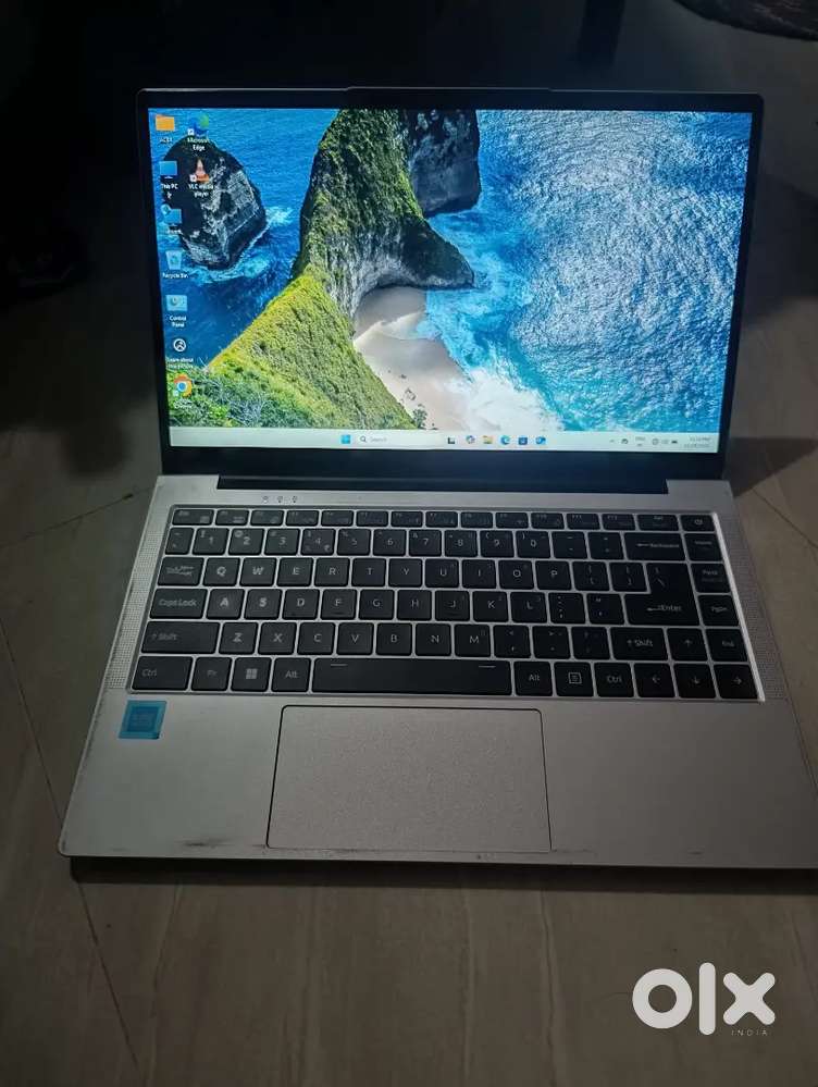 Acer Aspire A324-45 intel core Celeron (R) N4500 8 GB Ram 
512 GB SSD