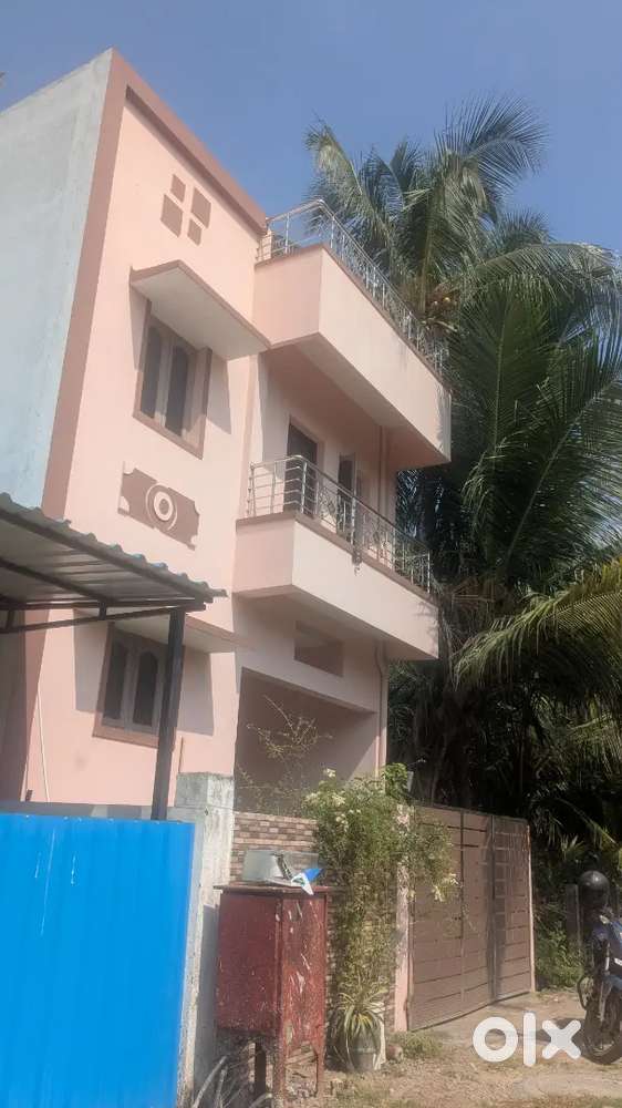 Individual duplex House