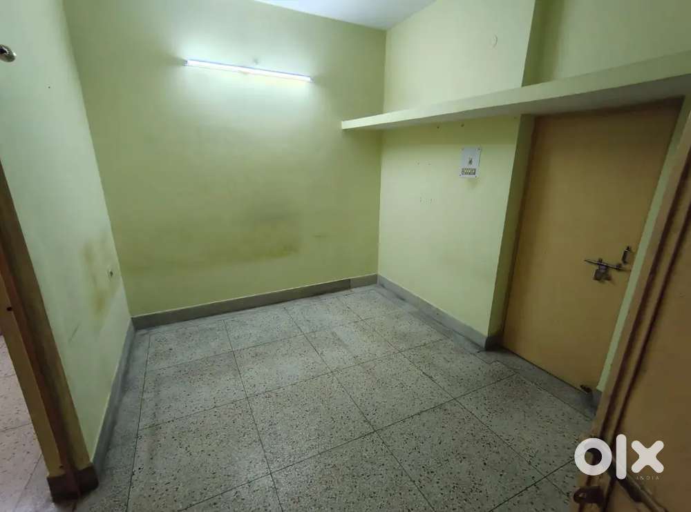 2bhk apartment with jusco water and electricity and bike parking