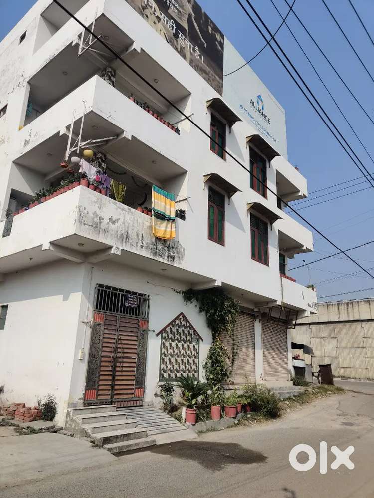 2BHK floor for family including bathroom and kitchen