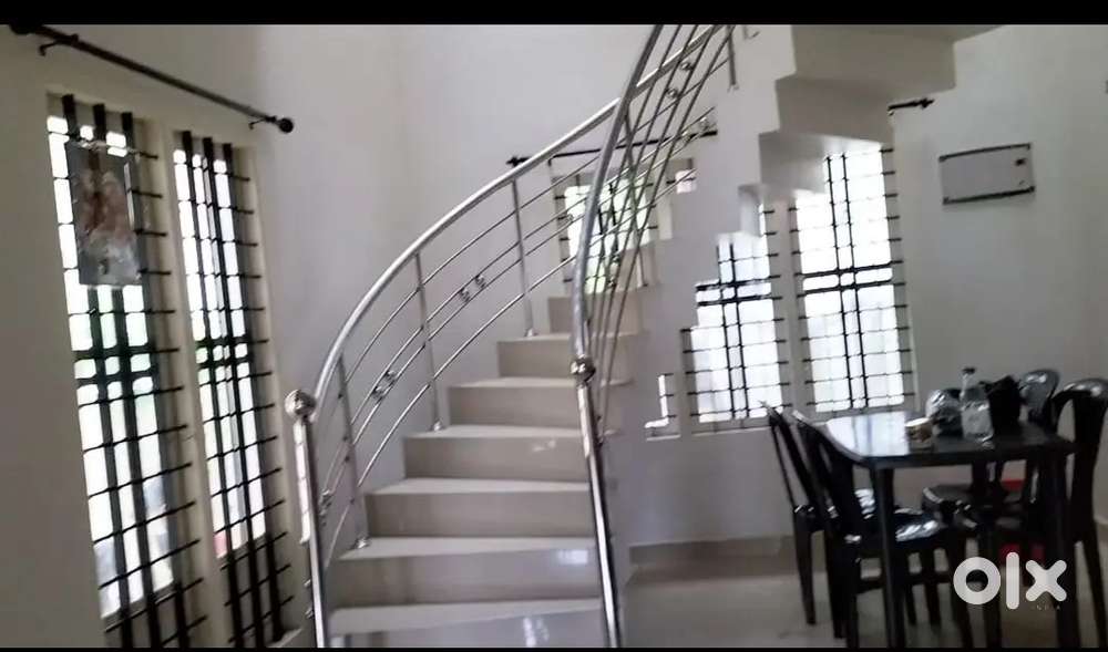 ഇരിഞ്ഞാലക്കുട എടതിരിഞ്ഞിയിൽ 4 ബെഡ്‌റൂം വീട് വാടകക്ക്