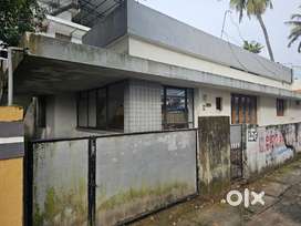 4 Cent with Old House For Sale in Vennala Federal Tower Palarivattom.