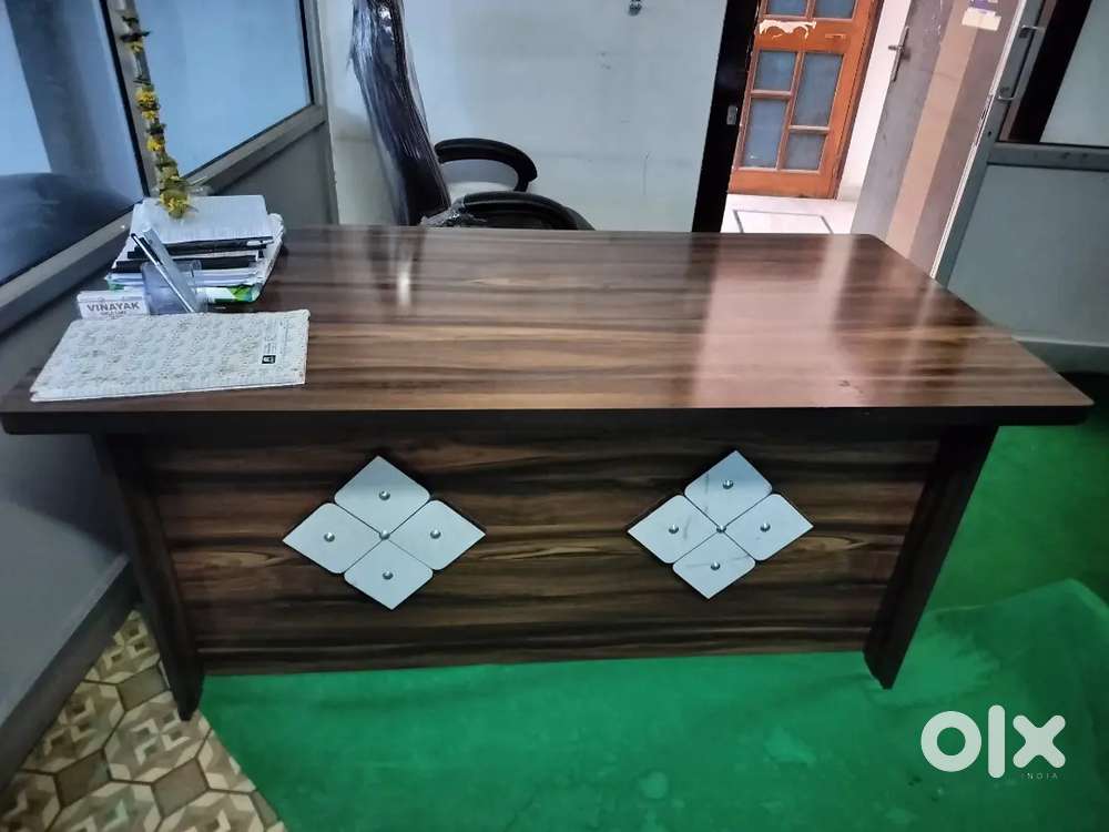 Good Table but my house not espece