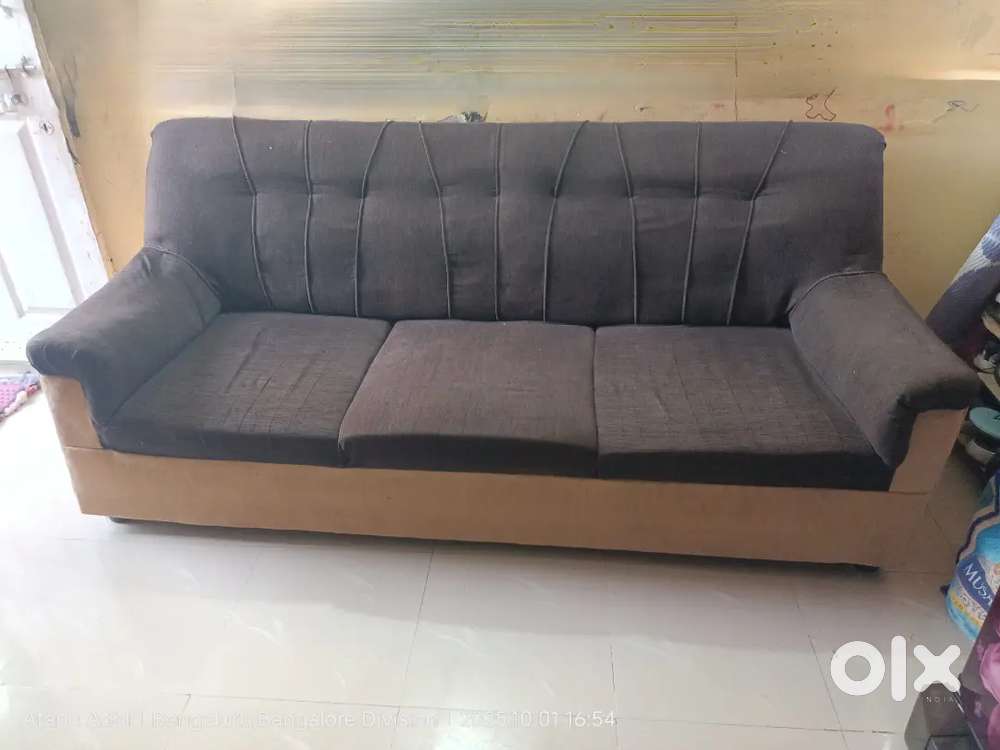 Good quality sofa set