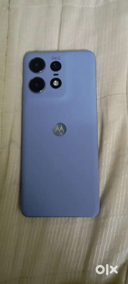 Motorola edge 50pro no damages with box