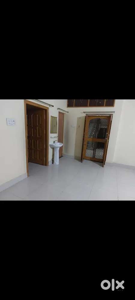 Spacious in prime location near by Ashra Supermarket