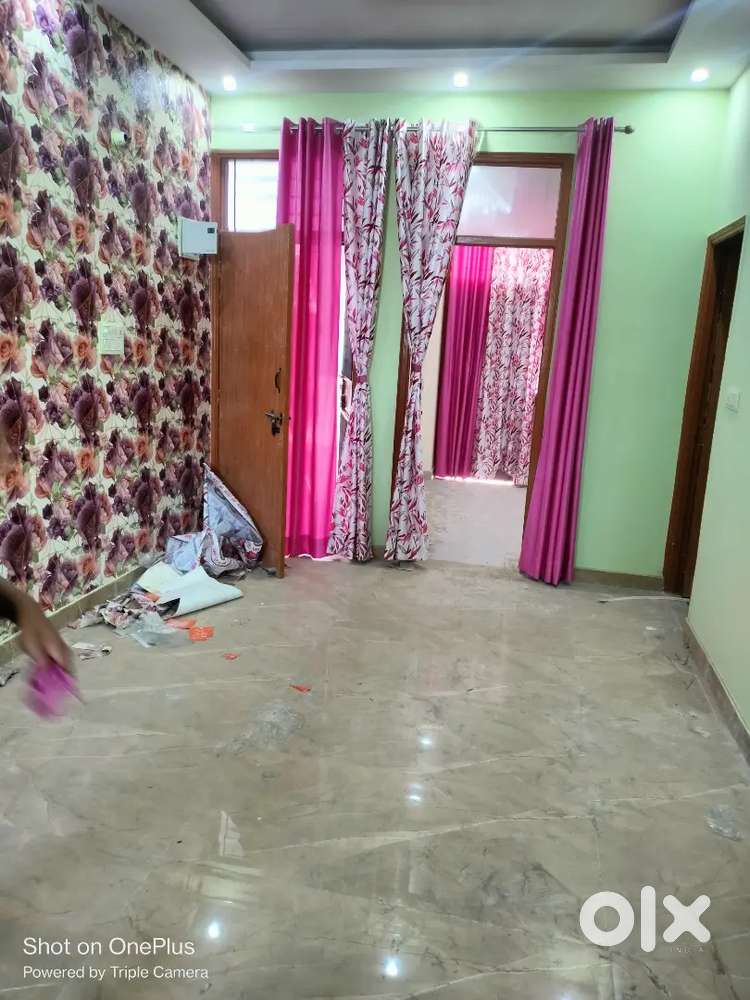 2 bhk flat ready to move good location affordable price