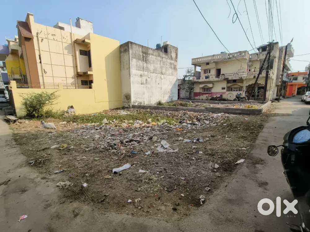 भाटागांव चौक से 700मीटर में कॉर्नर प्लॉट बेचना है