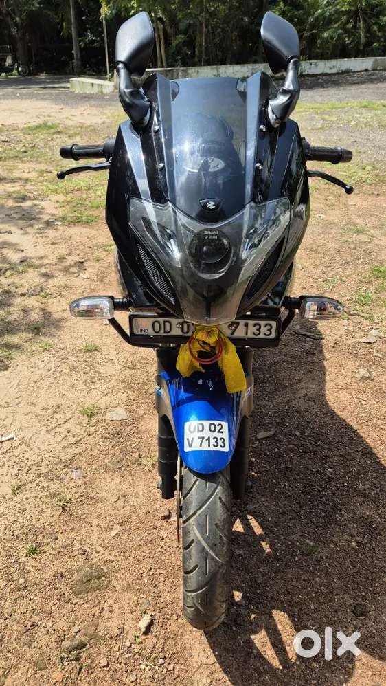 Bajaj pulsar 220 single hand use good condition