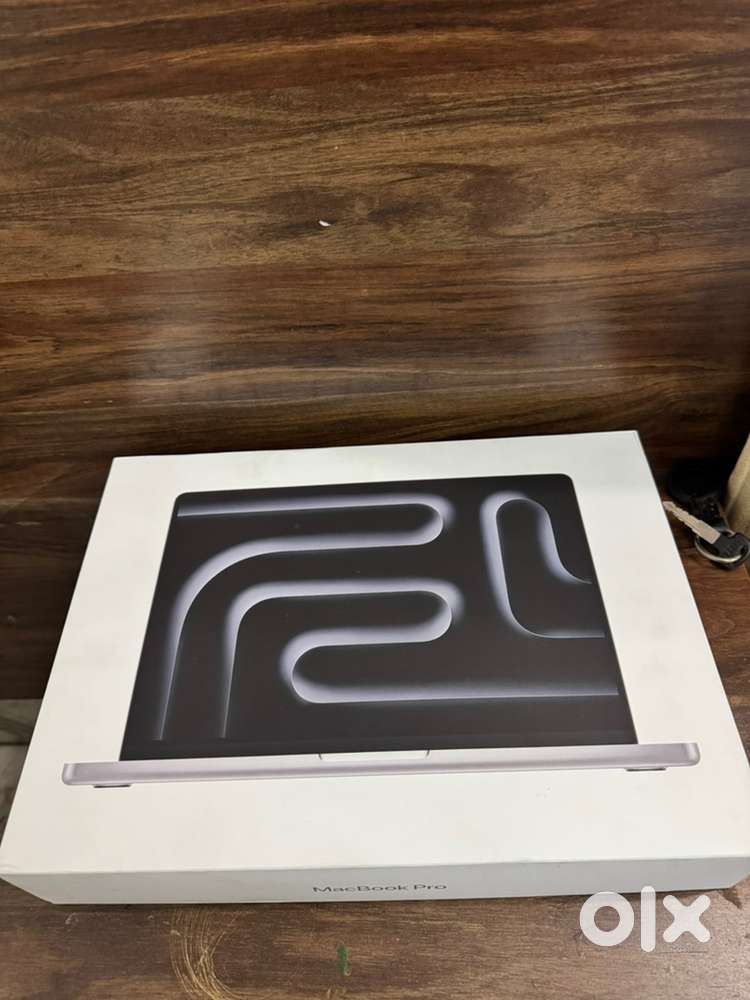 Macbook pro m5 16 gb ram 512 strg silver