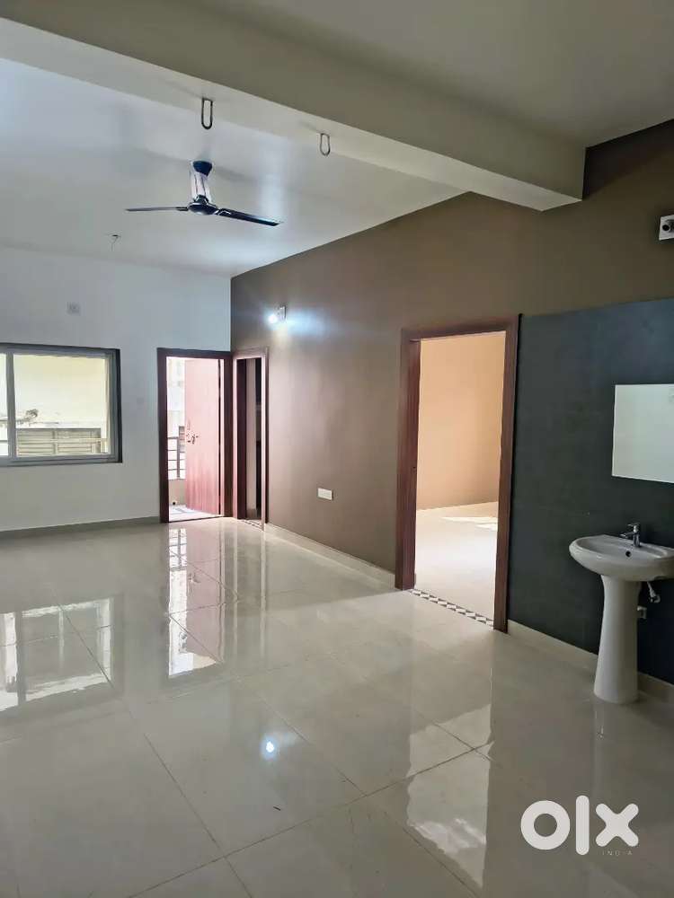 2bhk semi furnished coupboards, modular kitchen available