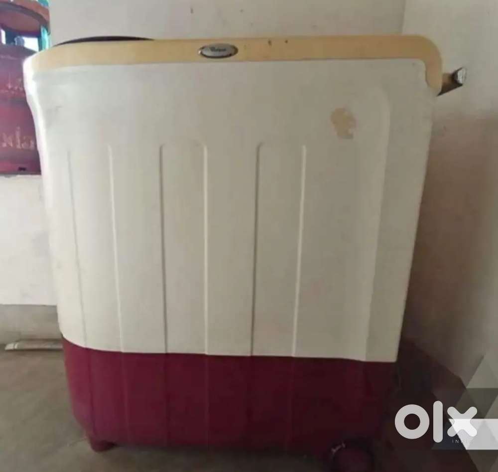 Whirpool semi automatic washing machine