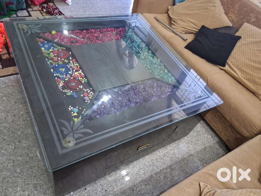 4×4 center table..very fine condition..