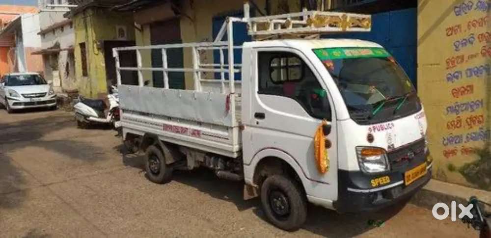 Transport vehicle ( goods carrier)