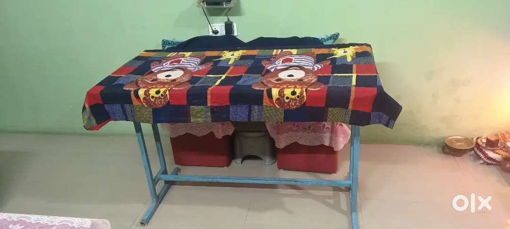 24' study table aur press purpose