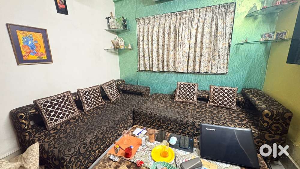 Spacious 5-Seater L-Sofa - Perfect for Living Room / Lounge