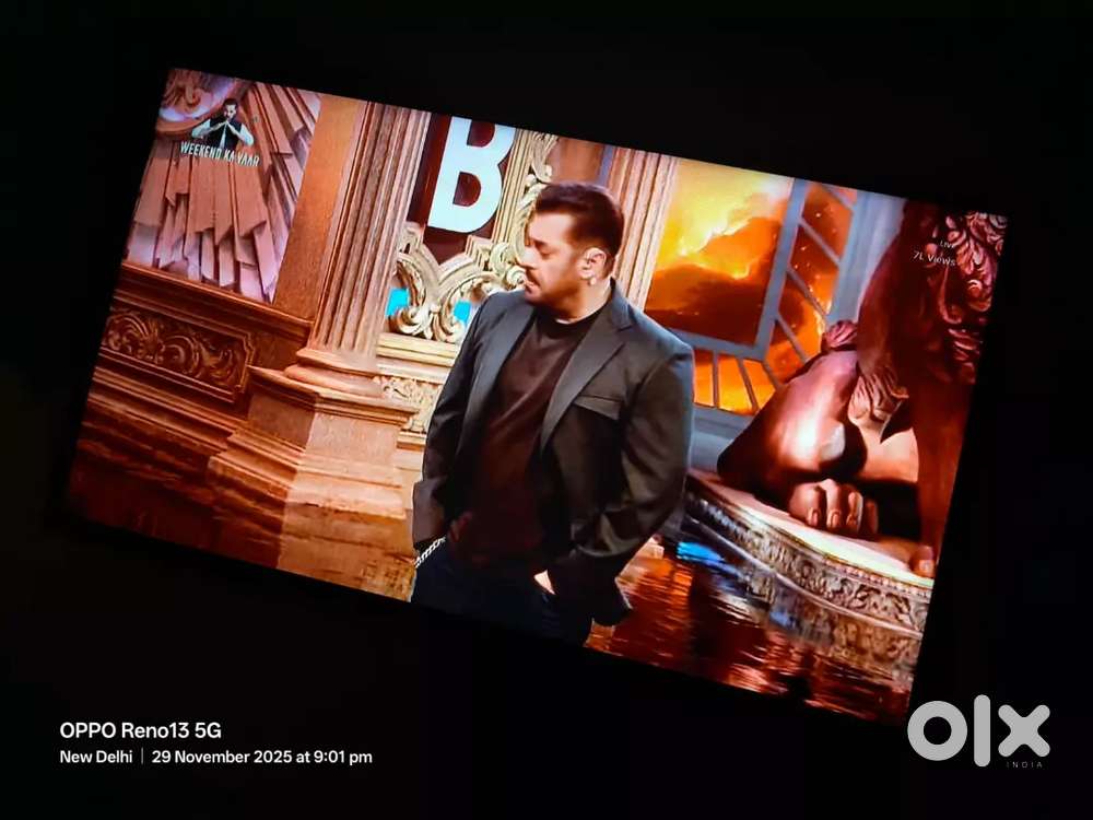 LG HD 43 INCH T.V WITH HD CLEARITY AND SCREEN