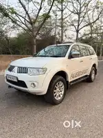 Mitsubishi Pajero Sport 4X4 Dual Tone, 2013, Diesel