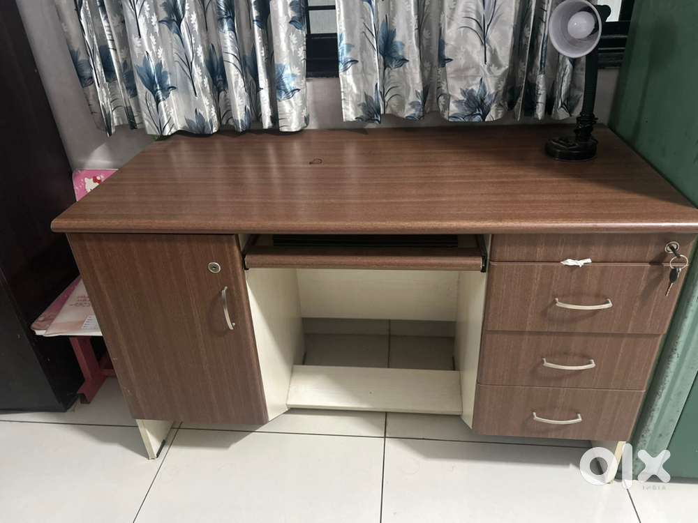 Office table