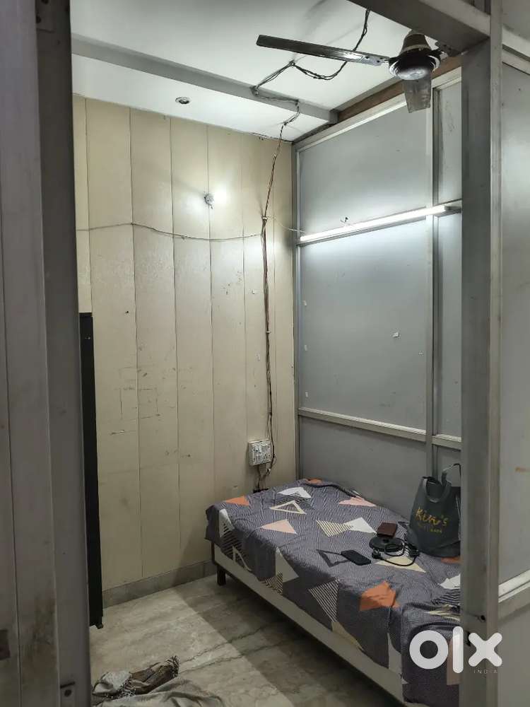 Pg for girls and boys in mukherjee nagar  with all facilities