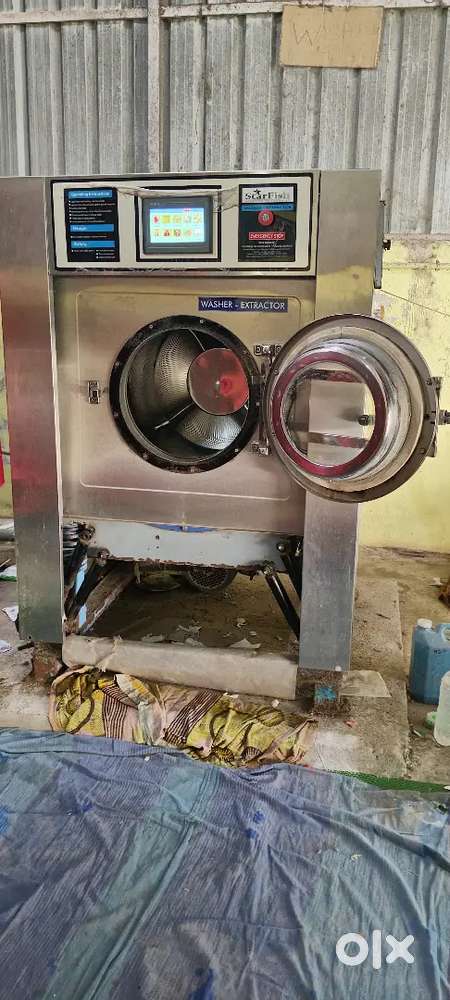 Commercial washing machine