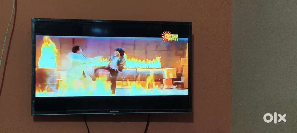 PANASONIC TV 32 INCHES