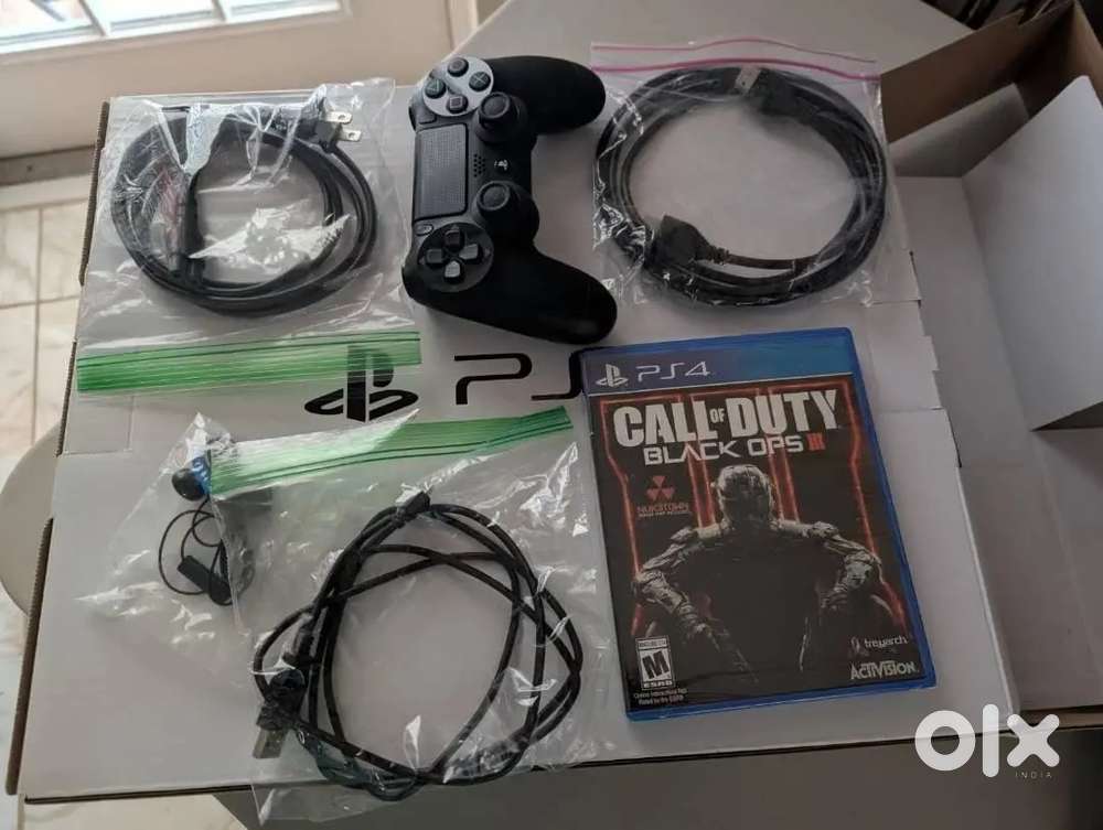 PS4 Console Pro 1TB # Black + CoD: Black Ops 4 + Original Controller
