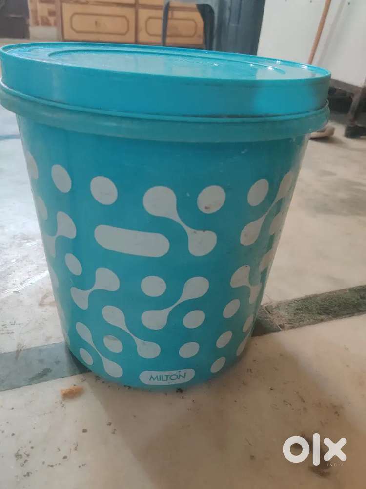 Milton plastic grocery container