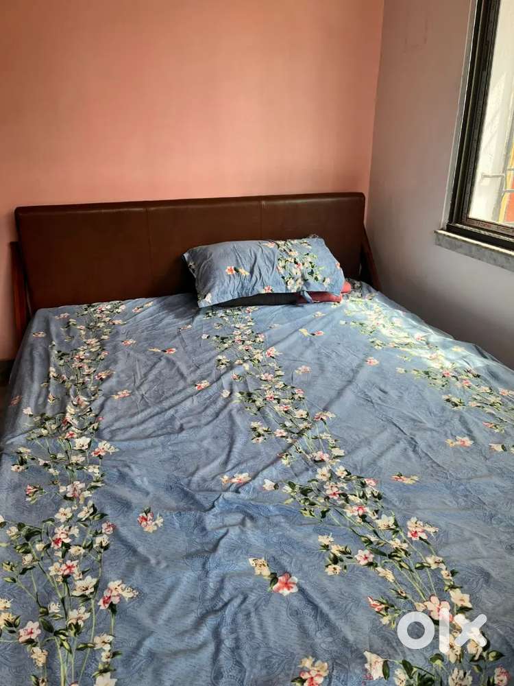 Moving sale: Hardly-used Duroflex bed + memory foam mattress