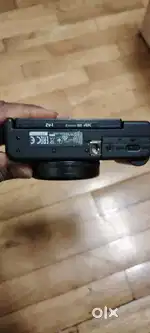 Sonyzv1 video camera ( complete vlogging kit)