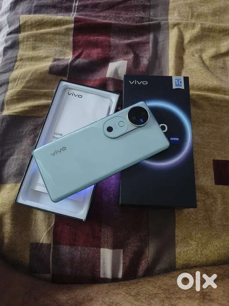 Vivo v40 8/256gb phone box char cable available