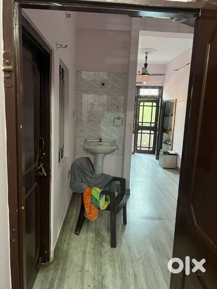 Independent , girls roommate chahiye