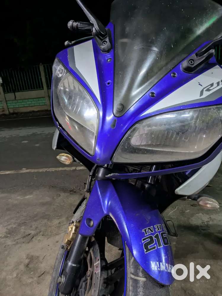 Yamaha r15 v2 special edition