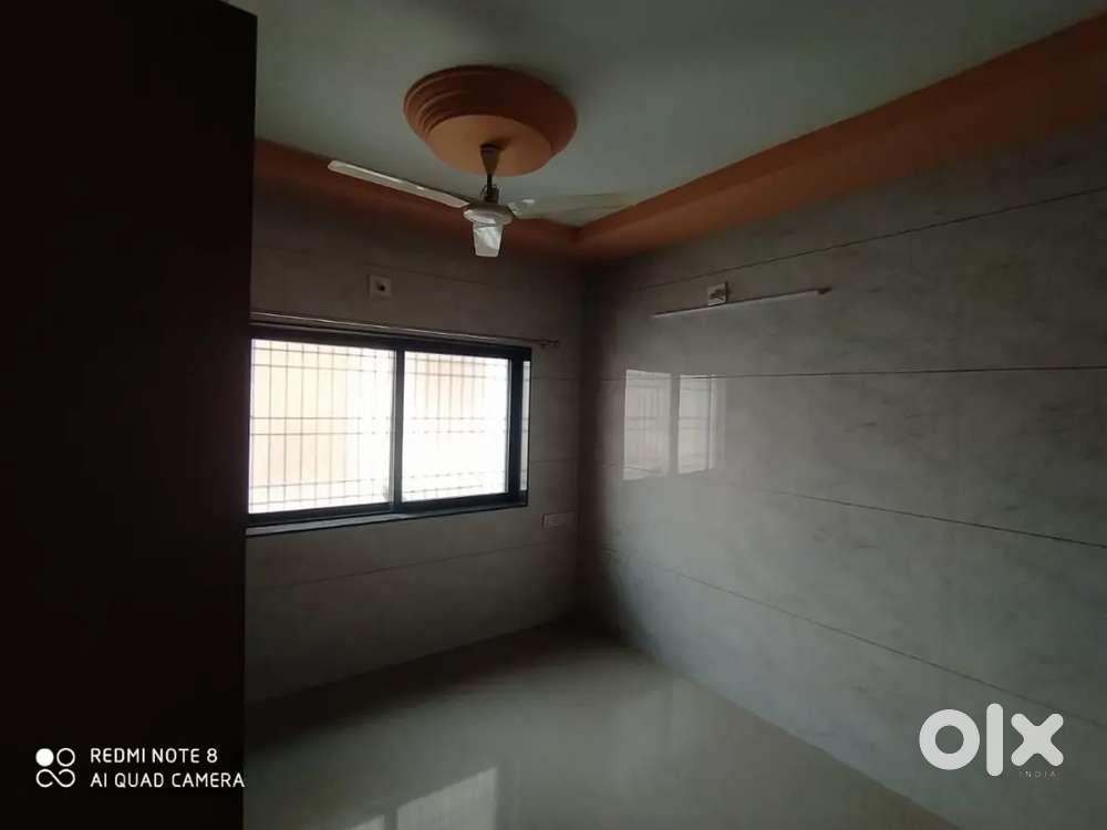 Only for girls - fully furnished room available