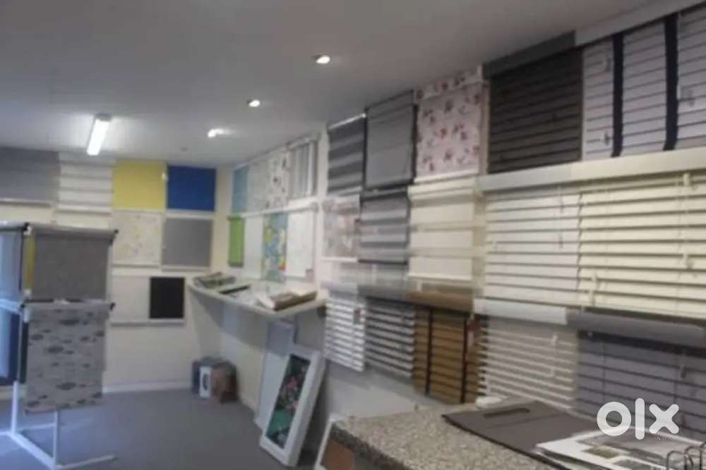 Sales assistant for interior decor shop