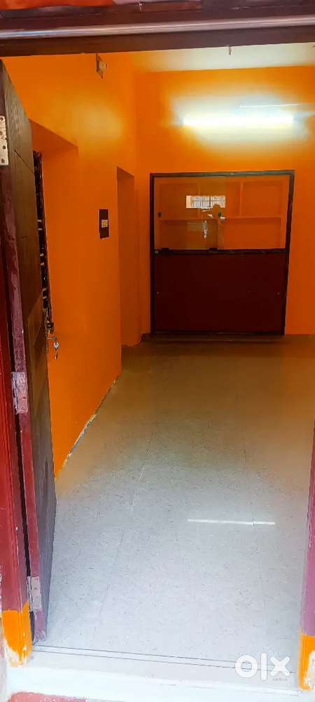 Single bedroom with single bathroom