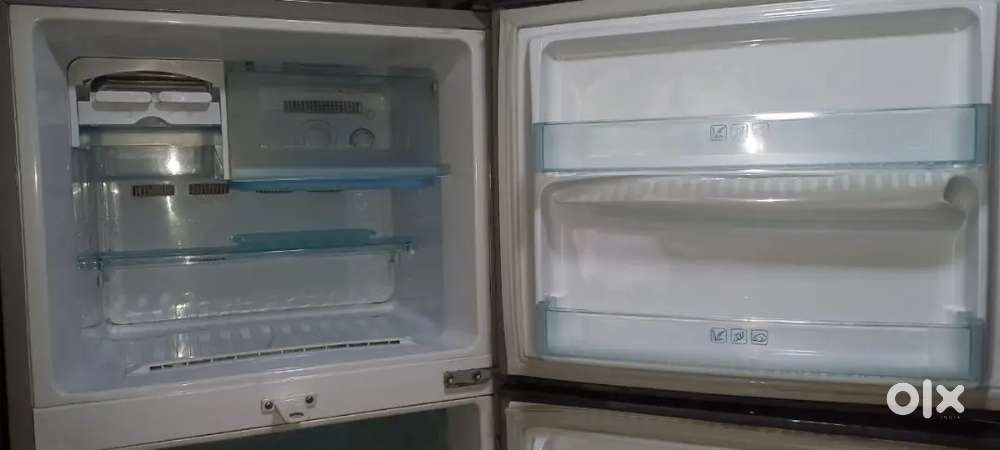 Fridge and gas stove for sale