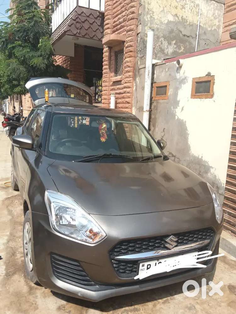 Gadi Puri original condition mein hai