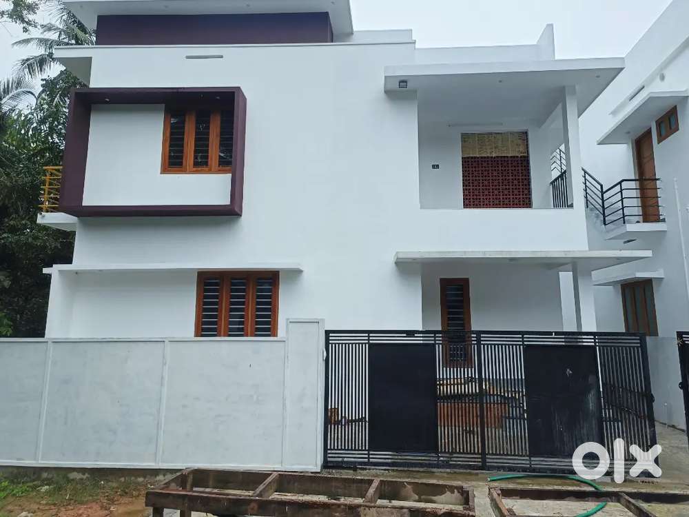 200 MTR Nemom NH 3.5 Cent, 1500 Sqft, 3 BHK attached, 2 Car parking