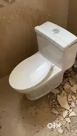Hindware WC, washbasin and mirror for sale